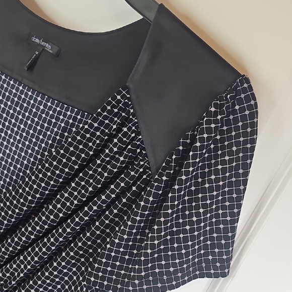 Daisy Fuentes Black and White Checkered Blouse - Picture 4 of 8